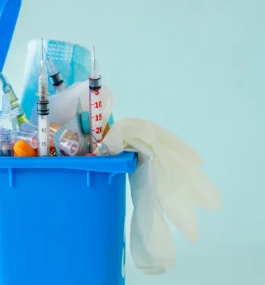 Kesici Delici Tıbbi Atık Kutusu - İğne ve Bistüri İçin Güvenli Çözüm