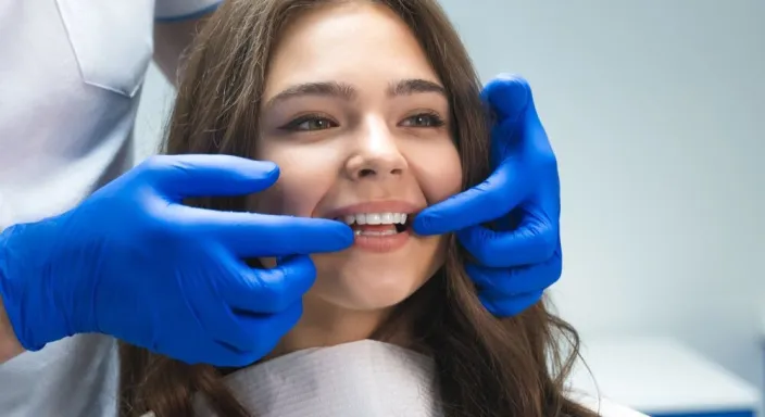 Muayene Eldiveni Seçim Rehberi: İhtiyacınıza En Uygun Eldiveni Bulun