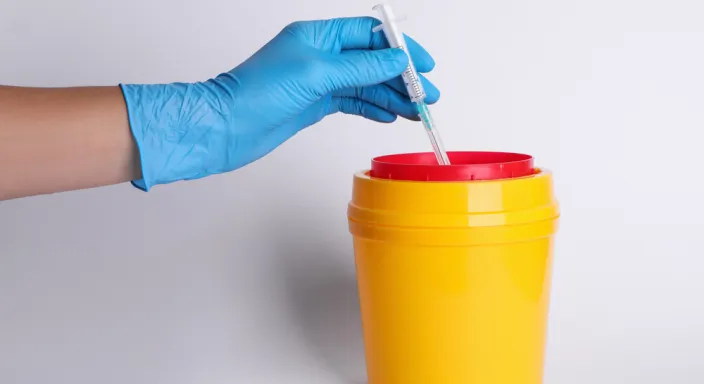 En İyi Tıbbi Atık Kutusu Markaları 2025: Moslab İncelemesi ve Seçim Rehberi