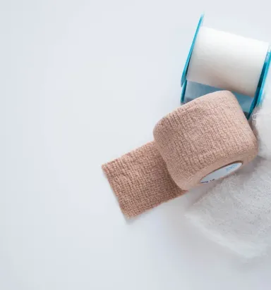 Kumaş Flaster mi Plastik Flaster mi? Klinik Vakalar İçin Seçim Rehberi